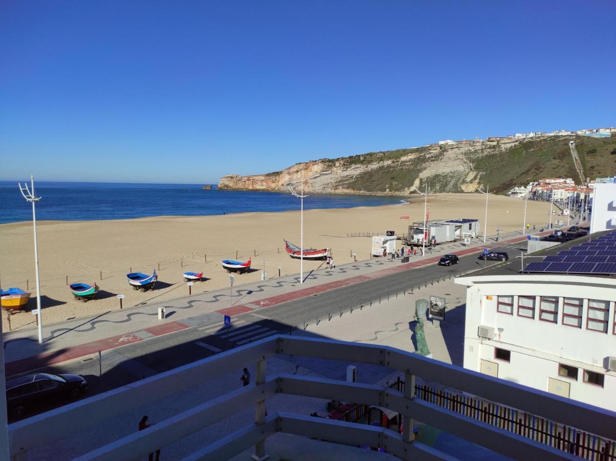 Beachfront Apartment Назаре Екстериор снимка